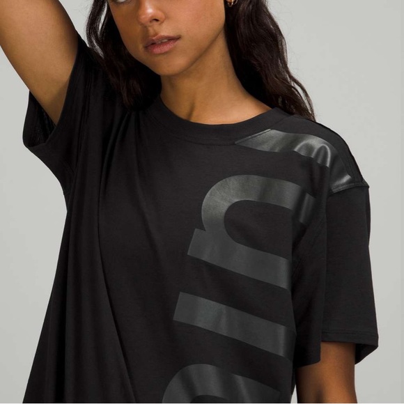 ❤️ Lululemon All Yours Boyfriend Graphic Tee Black NWOT - Picture 7 of 11